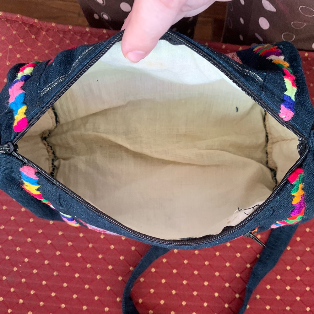 Embroidered bag - Picture 2 of 4